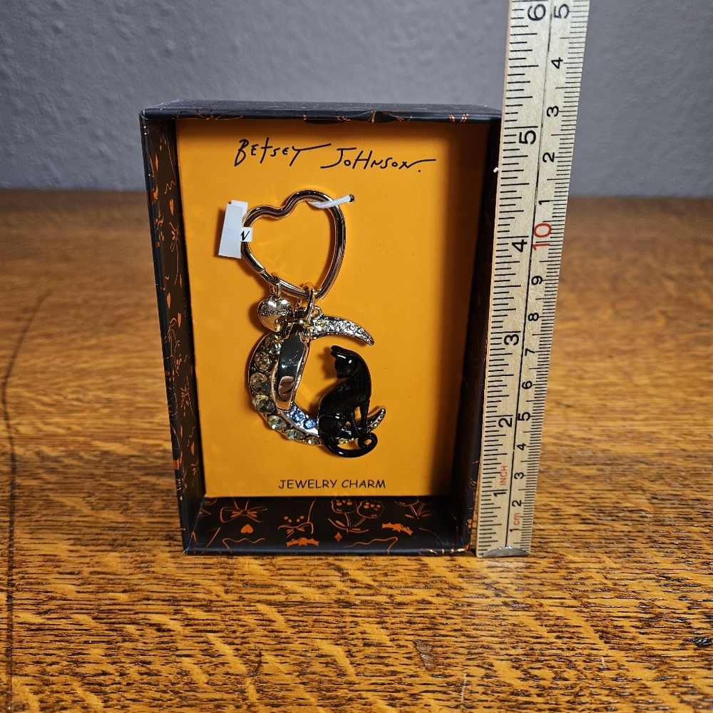 Betsey Johnson Black Cat and Moon Charm Keychain NIB - Picture 7 of 7